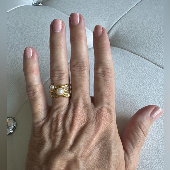 Gold and Pearl Statement Adjustable Ring 18k Gold Plated New - Picture 3 of 7